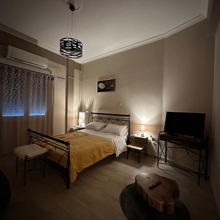Ζεστή Φωλίτσα Στο Κέντρο. Apartman Athén Kültér fotó