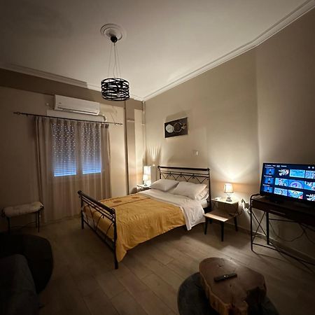 Ζεστή Φωλίτσα Στο Κέντρο. Apartman Athén Kültér fotó