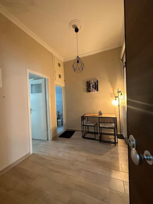 Ζεστή Φωλίτσα Στο Κέντρο. Apartman Athén Kültér fotó