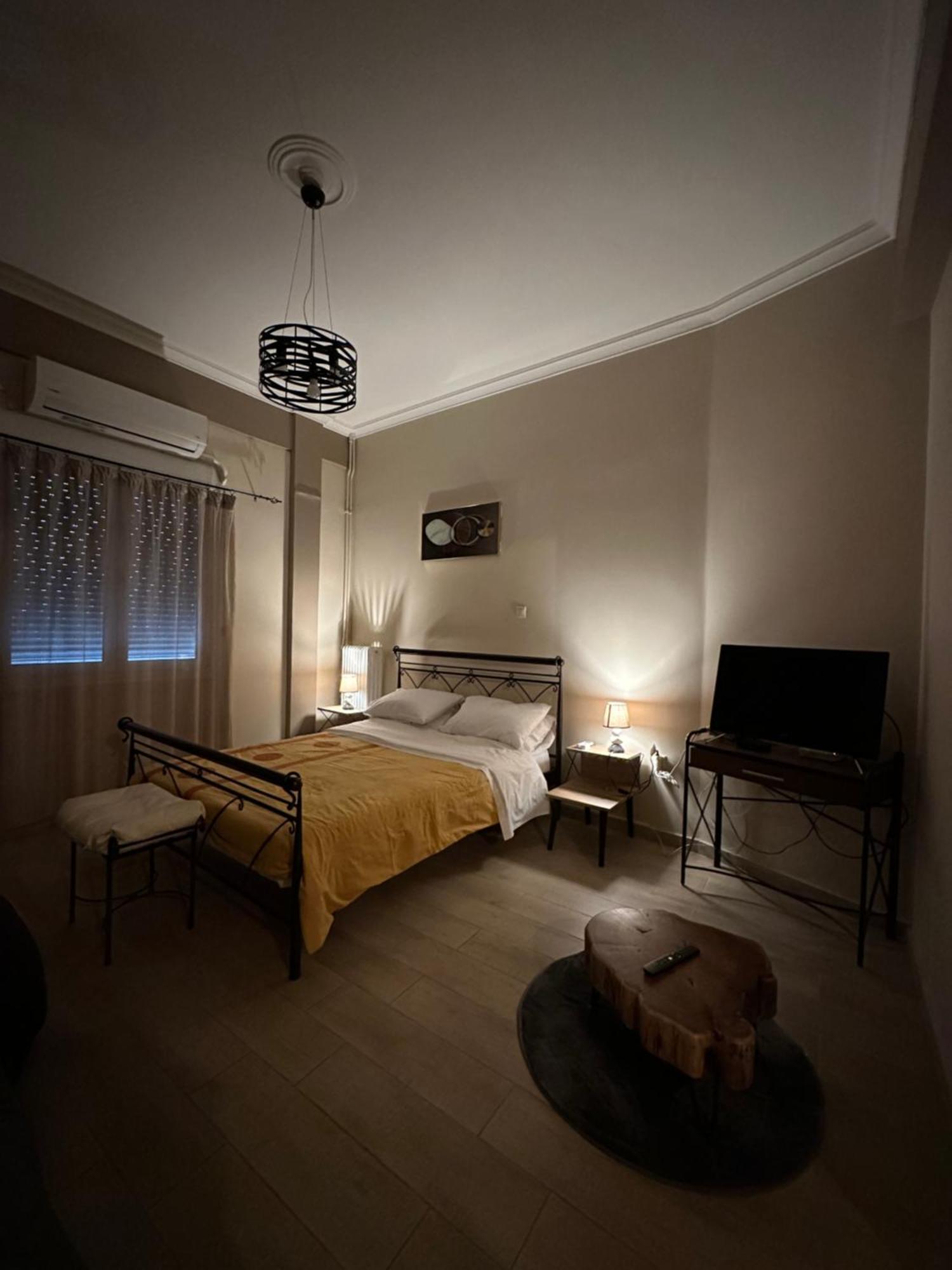 Ζεστή Φωλίτσα Στο Κέντρο. Apartman Athén Kültér fotó