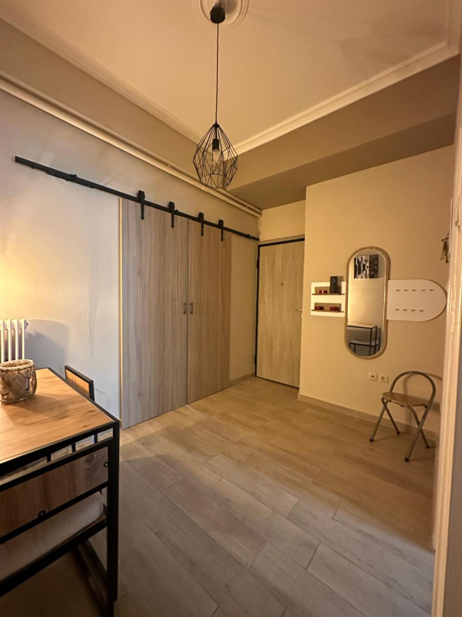 Ζεστή Φωλίτσα Στο Κέντρο. Apartman Athén Kültér fotó
